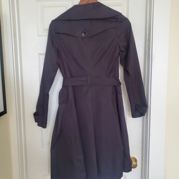 Fit & Flare Trench coat - Picture 2 of 4